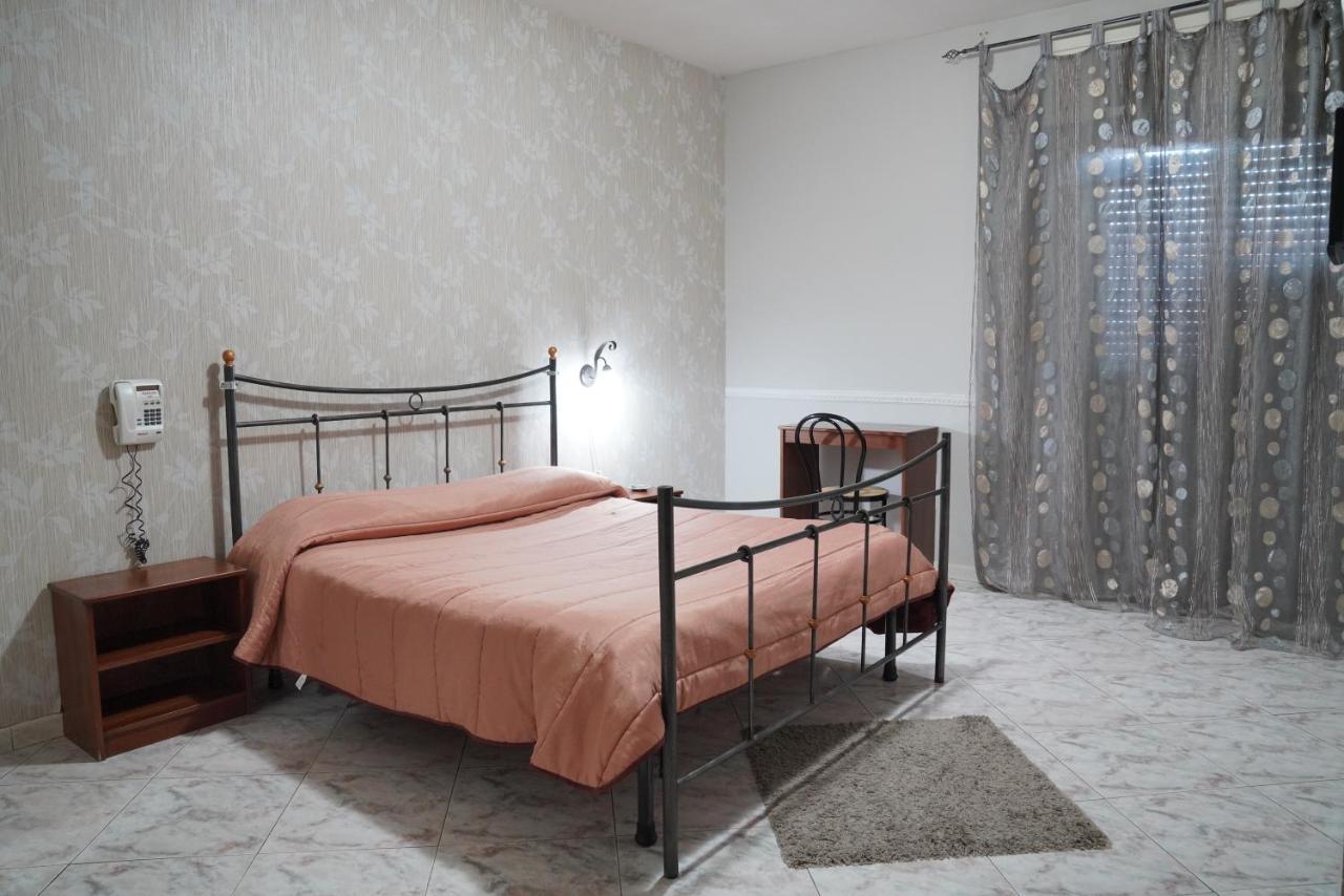 Hotel Stefany Лаго-Патрия Экстерьер фото