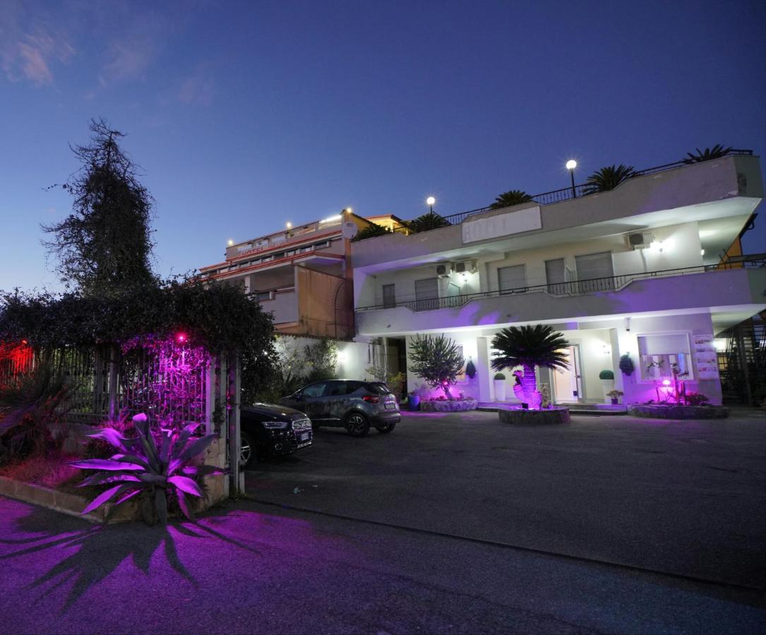 Hotel Stefany Лаго-Патрия Экстерьер фото
