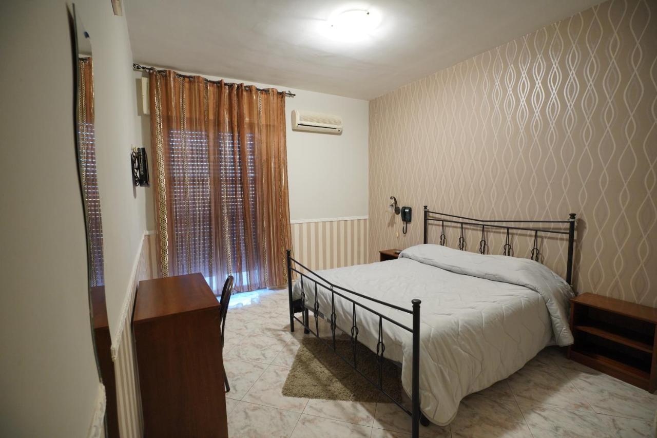 Hotel Stefany Лаго-Патрия Экстерьер фото